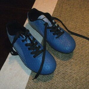 Vizari Blue & White Soccer Cleats size 5